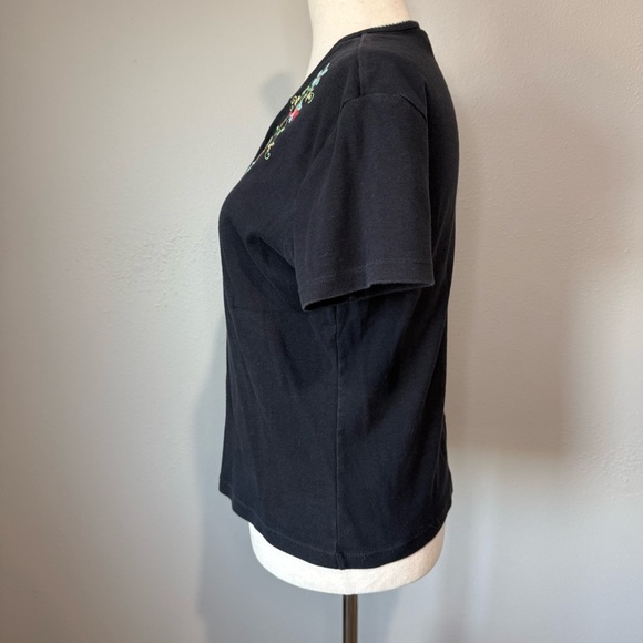 Gloria Vanderbilt Black Tee with Floral Embroidery - Picture 3 of 7
